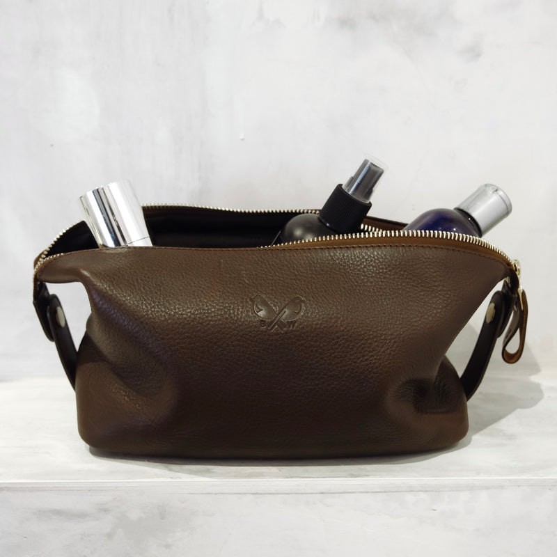 Bennett Winch Leather Washbag - Brown